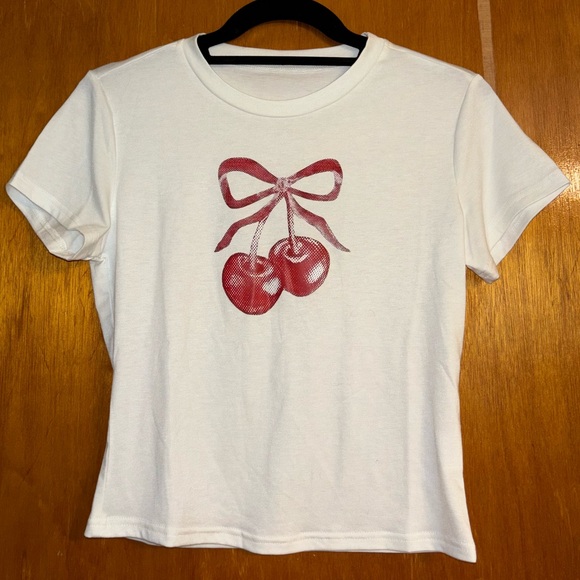 BABY TEE - NWT Size small - Picture 3 of 7